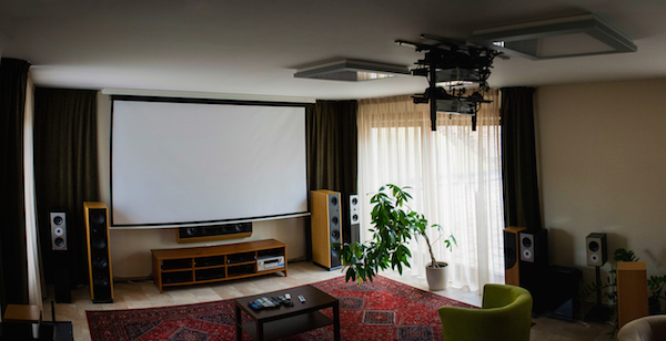 NEON Multimedia Kft./Lej�tsz�.hu budapesti bemutat�terem